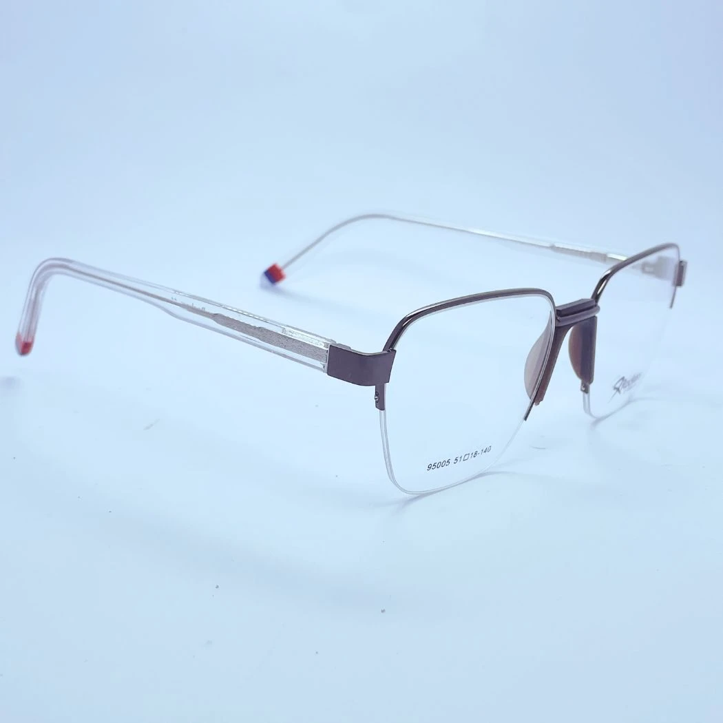 Rockers 95005 Eyeglasses – Angled Side View (White & Black) Rockers 95005 eyeglasses in White & Black – angled side view