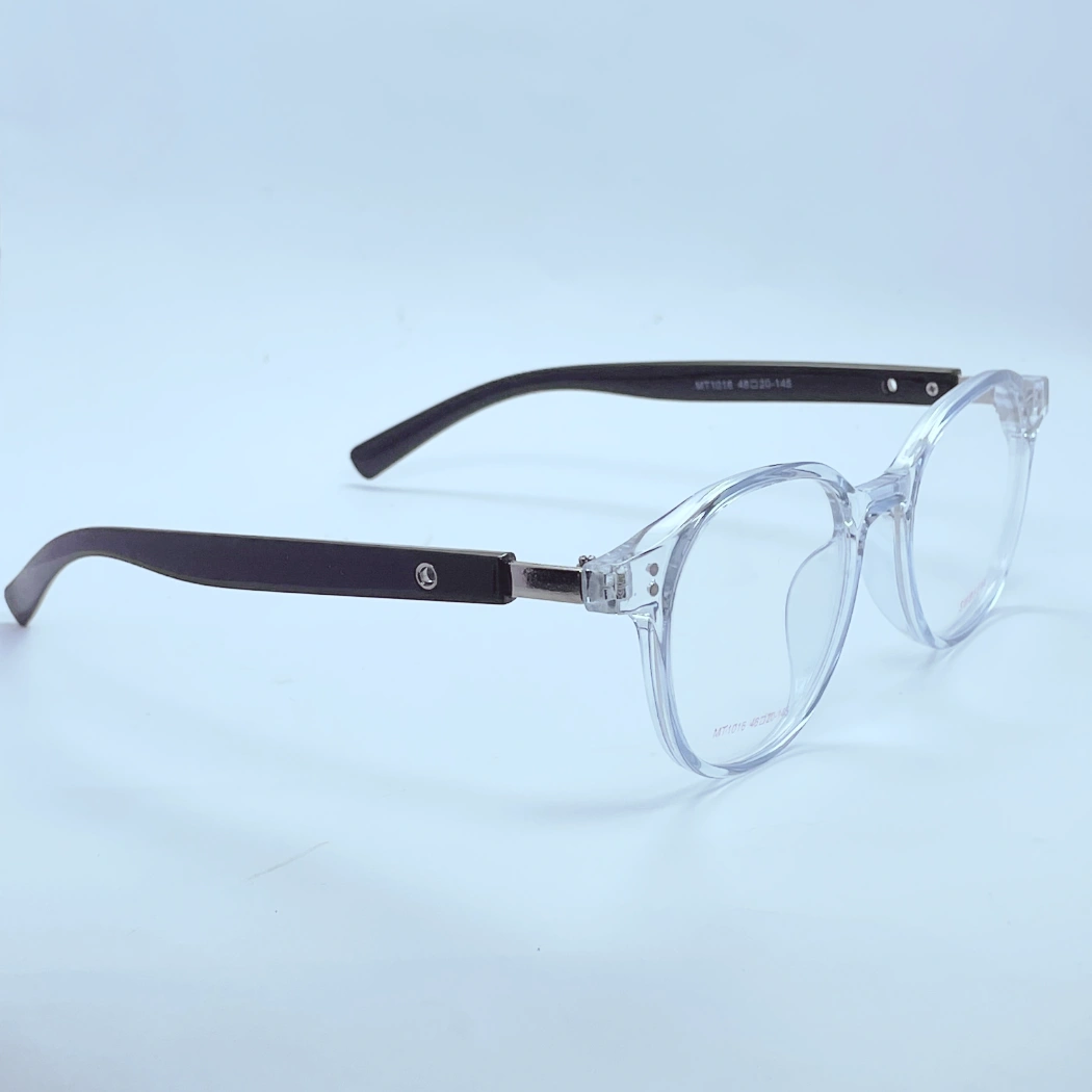Suofeia MT1016 Eyeglasses – Angled Side View (Transparent light blue and black) Suofeia MT1016 Eyeglasses in Transparent light blue and black – angled side view